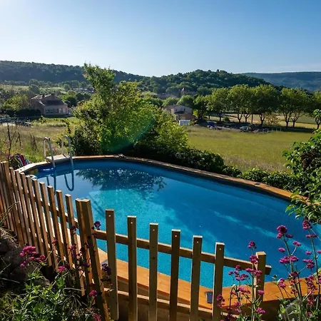 別荘 House With Large Garden And Pool Ongles