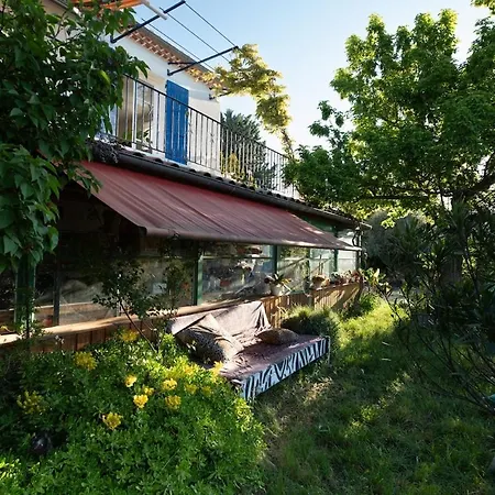 House With Large Garden And Pool Casa vacanze Ongles